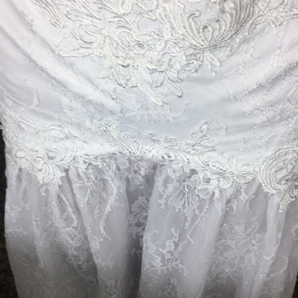 White wedding dress โจ - Picture 4 of 7